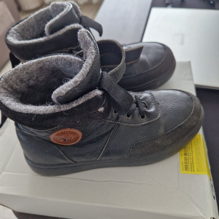 Продам детскую обувь