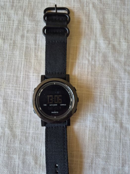 Suunto essential ceramic all black