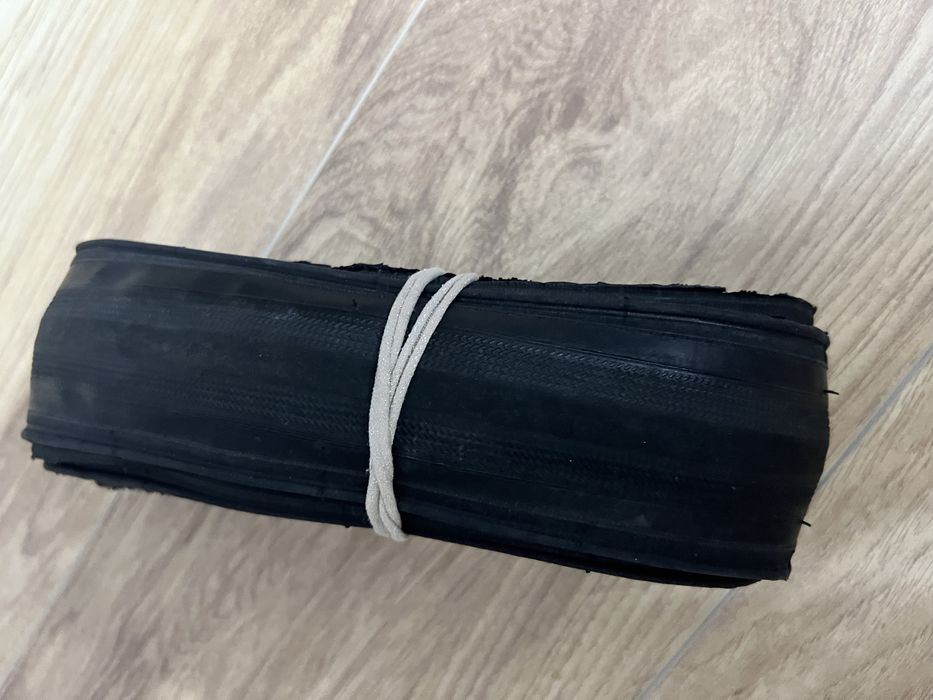 Покрышки от колесс вилосипеда