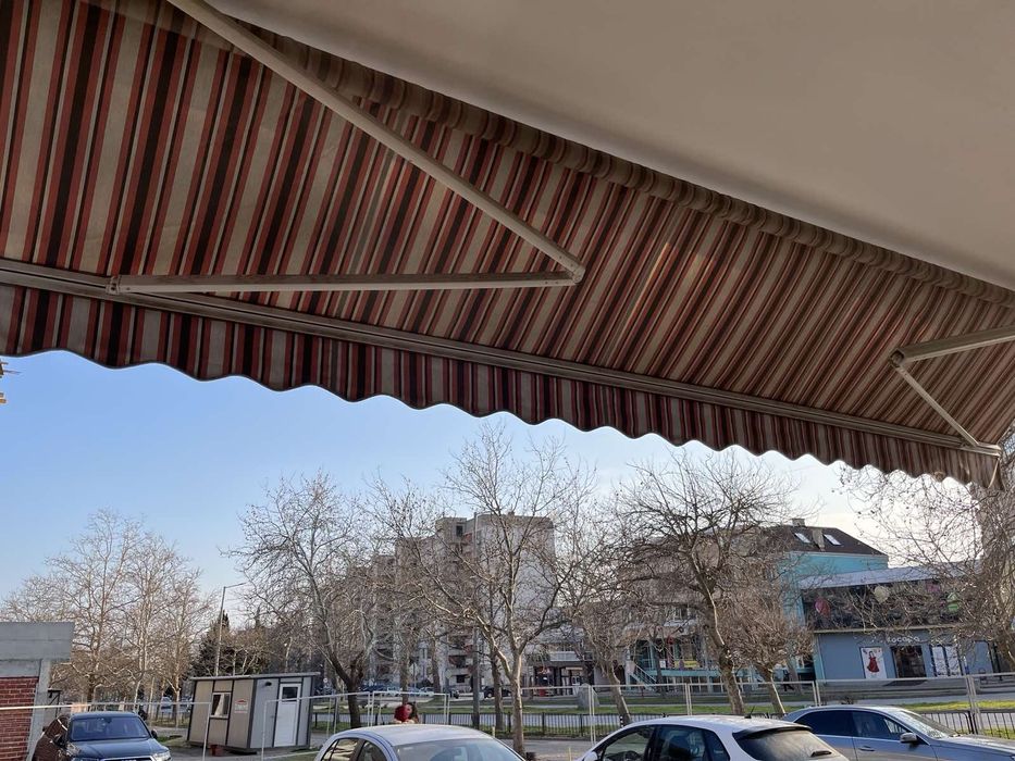 Продавам тента -слънцезащитен сенникк