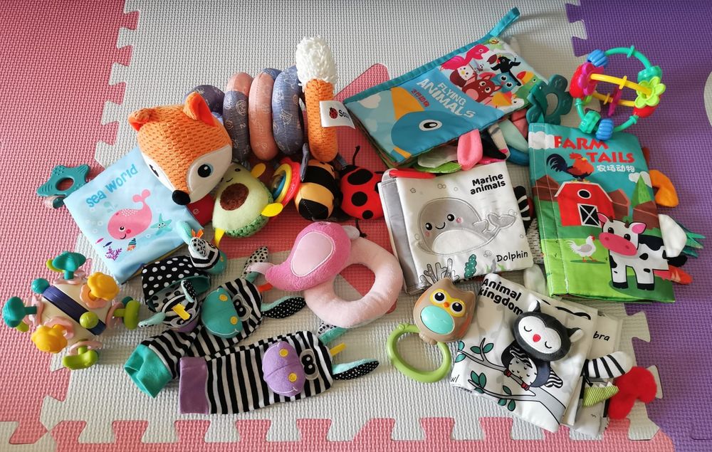 Jucarii bebelusi senzoriale si interactive