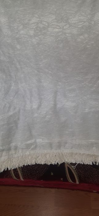 Perdea alba de camera