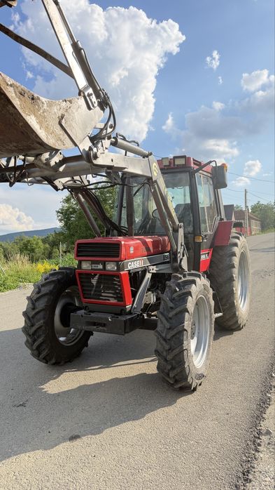 Tractor Case 856 xl cu incarcator frontal cu crocodil 4x4