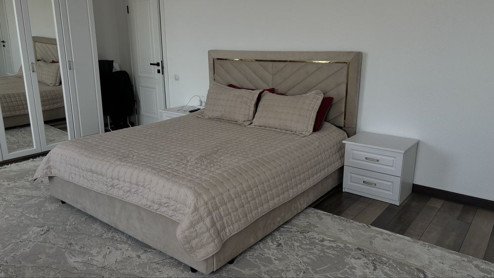 Продам спальный гарнитур