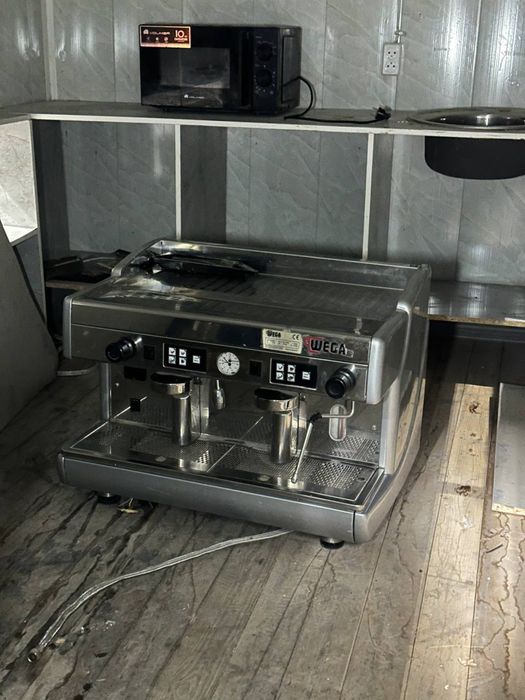 Срочна продоётся WEGA Atlas EVD профессионалная кофемашина