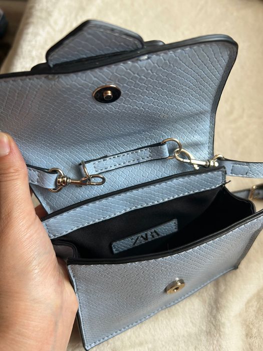 Малка светлосиня чантичка Zara