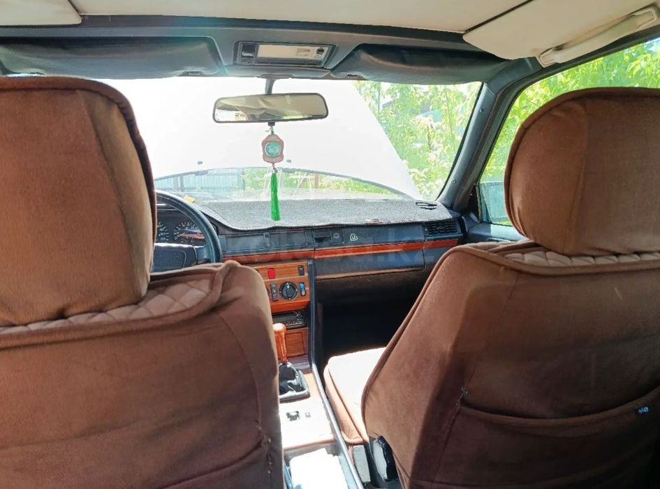 Продам Мерседес E220 93 года