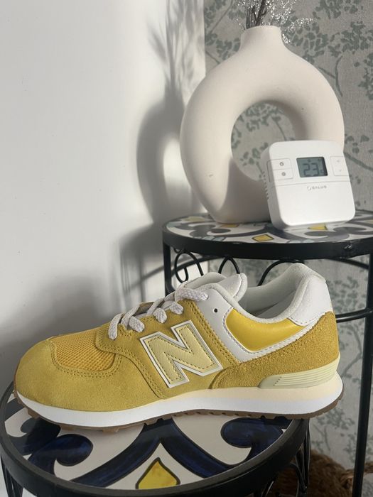 Adidasi new balance model 574