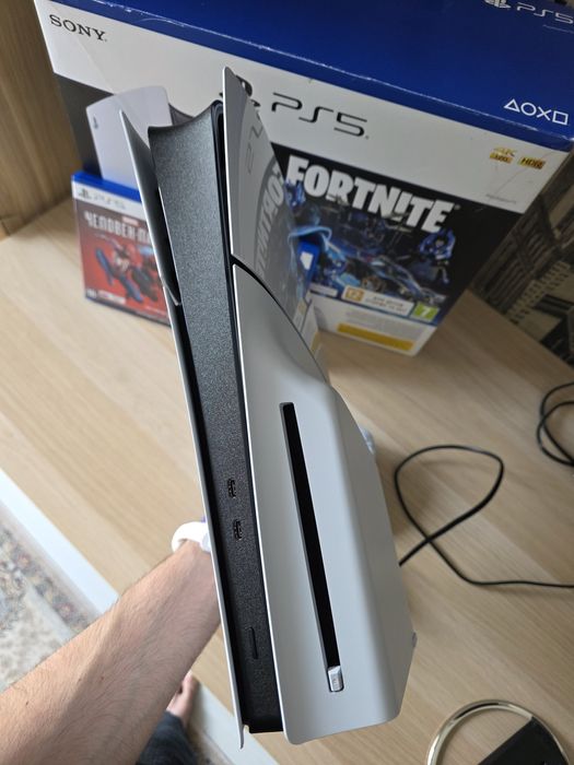 Playstation 5 Slim (PS5)
