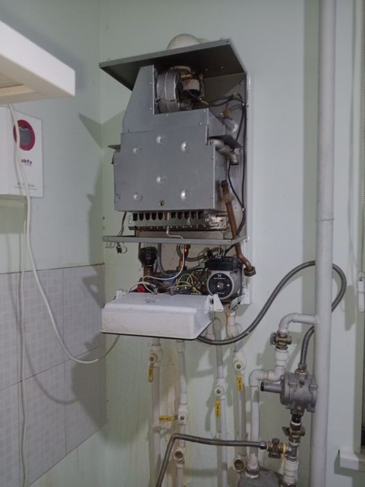 Услуги сантехника Установка и ремонт двух контурных  котлов и т.д