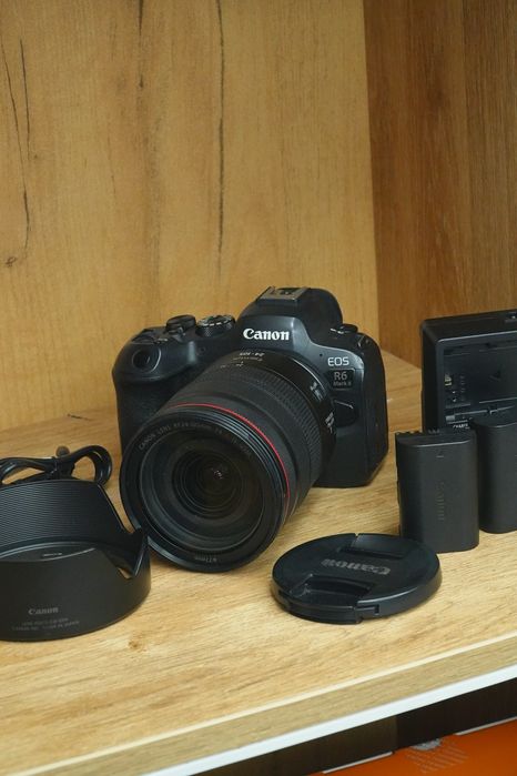 Canon EOS R6 Mark II RF 24-105mm F4 USM holati yaxshi