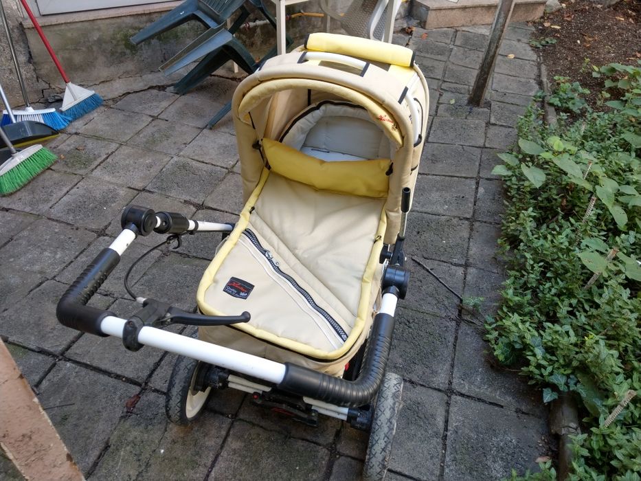 Масивна немска бебешка количка Hartan