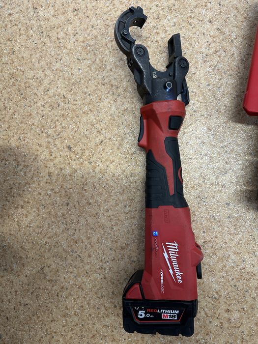 Presa sertizat cabluri hidraulica Milwaukee ONE HCCT60 + bacuri