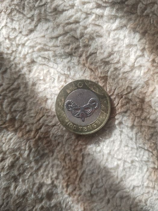 Монета 100 тенге
