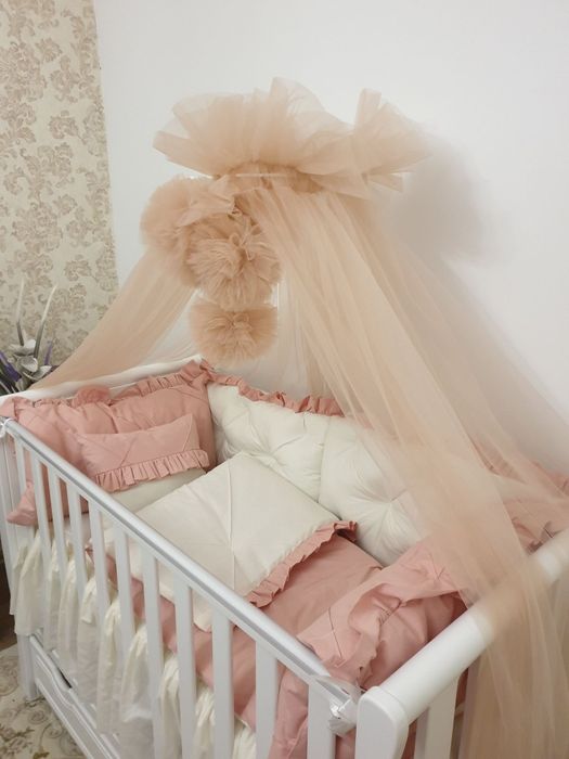 Patut de bebe complet plus masa de infasat