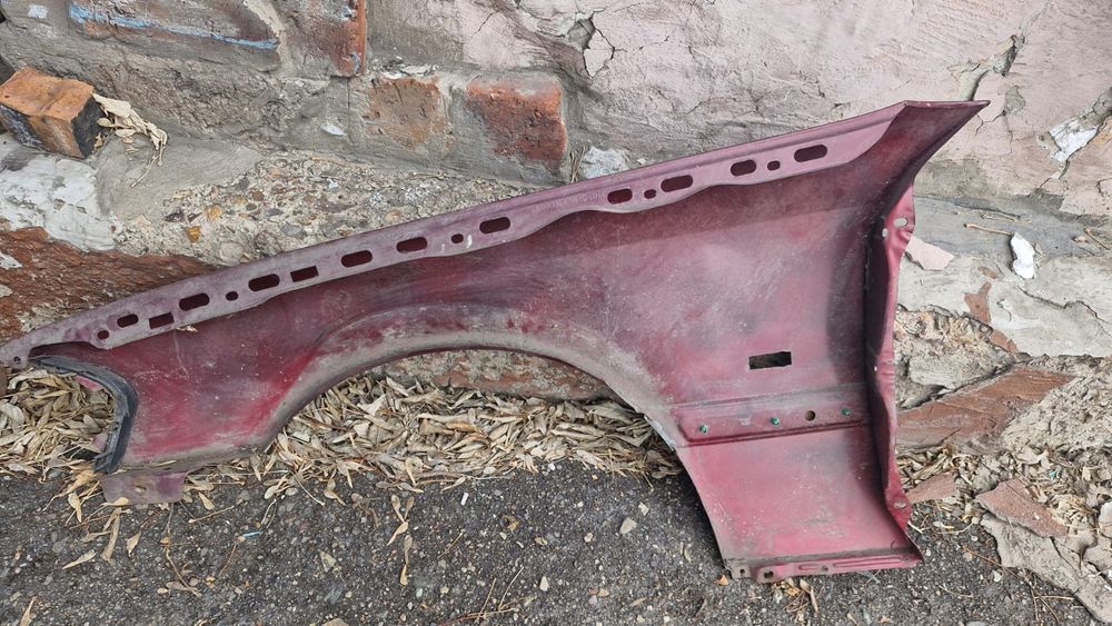 Продам крыло переднее правое мерс цешка