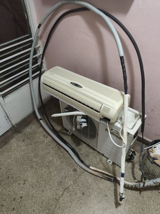 Vând clima Platinum cu accesorii incluse , în stare perfecta de funcționare !