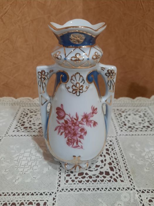 Красивая, миниатюрная, коллекционная вазочка из фарфора, винтаж,  Roya