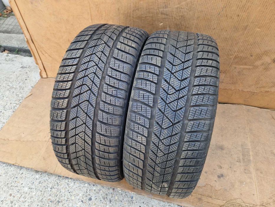 2 Pirelli R19 255/35 Зимни гуми  DOT3819