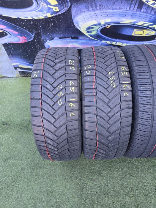 235.65.16c 2x michelin 2x hankook m+s