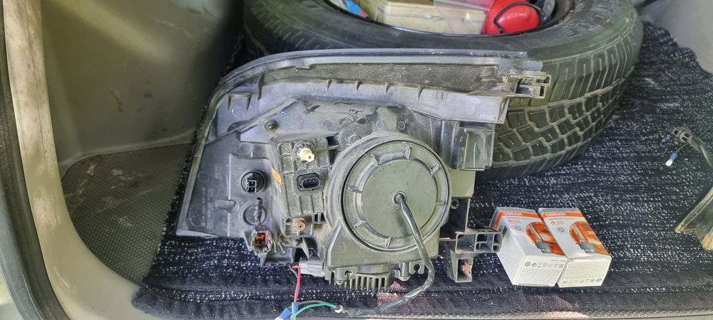 Nissan xtrail t30 ксенонови фарове
