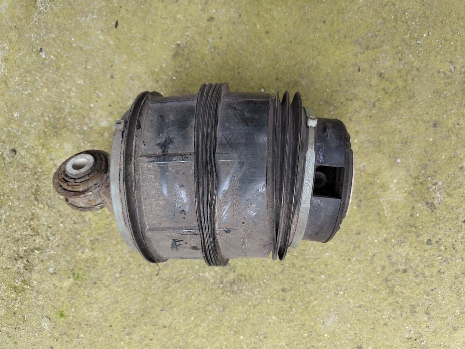 Лястовица за Е320