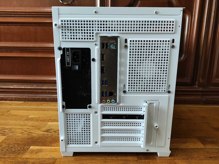 Gaming PC с AMD Ryzen 7 5700x/ 32GB DDR4/ RX 9060XT 16GB/ 1TB/ 600W/ Гаранция