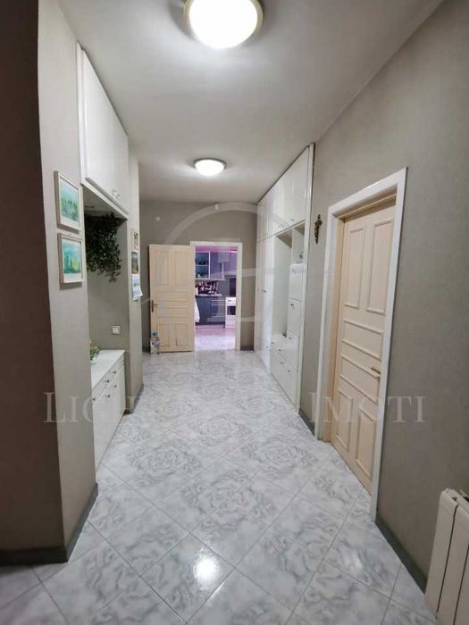 Продава се Четиристаен апартамент в Пловдив, Център - 193 кв.м за 1814 €/кв.м - Снимка #9