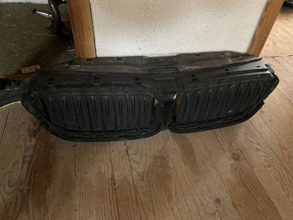 Bmw G30 бъбреци комплект