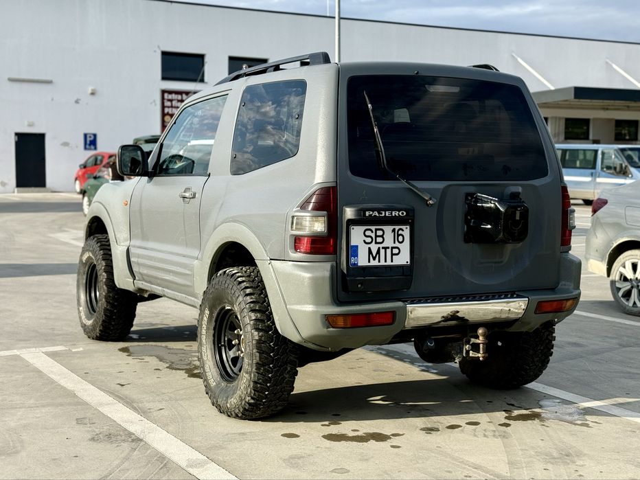 Mitsubishi V60 Pajero 2.5 TD