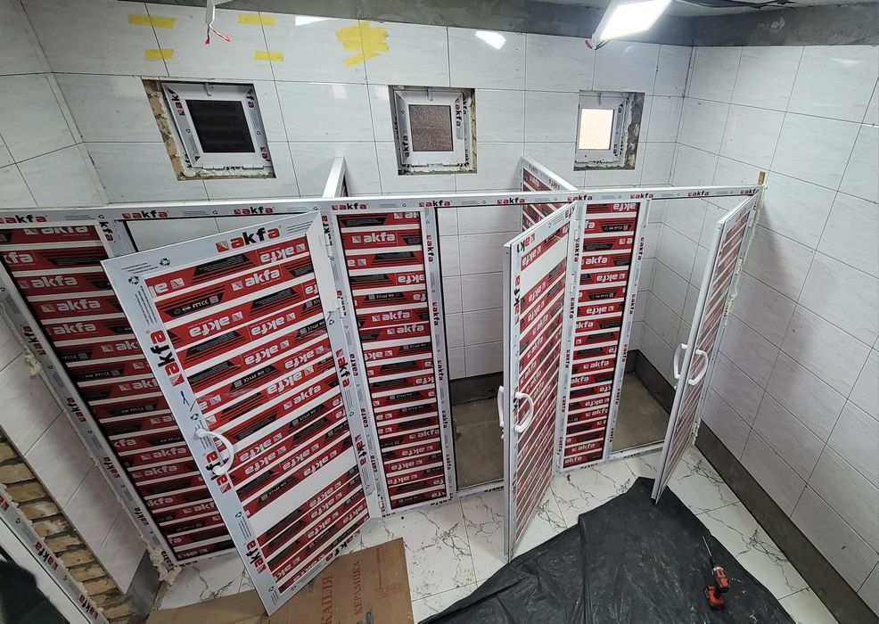 Akfa eshik va romlar