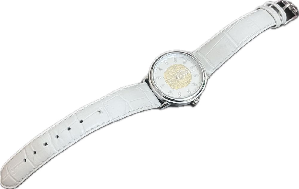 наручные часы с фионитами