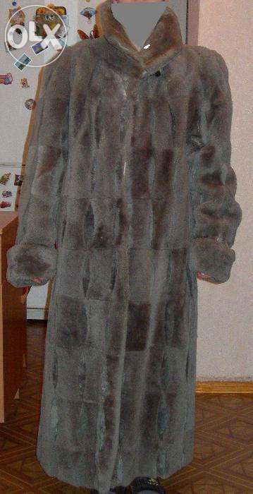 Продам мутоновую шубу серебристого цвета
