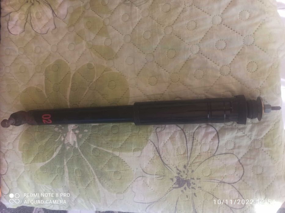 Амортисьор за Мерцедес Е-класа.