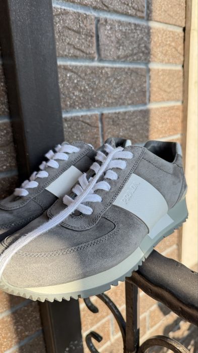 Кроссовки Prada снаружи состояние идеальное внутри стерта стелька