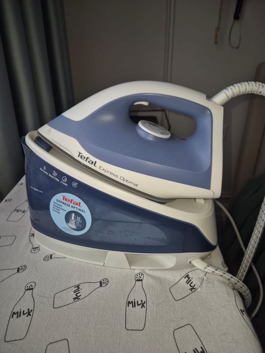 Продам утюг в отличном рабочем состоянии совсем новый