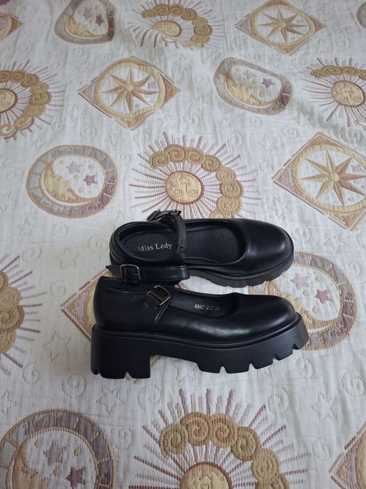 Туфли в школу для девочки