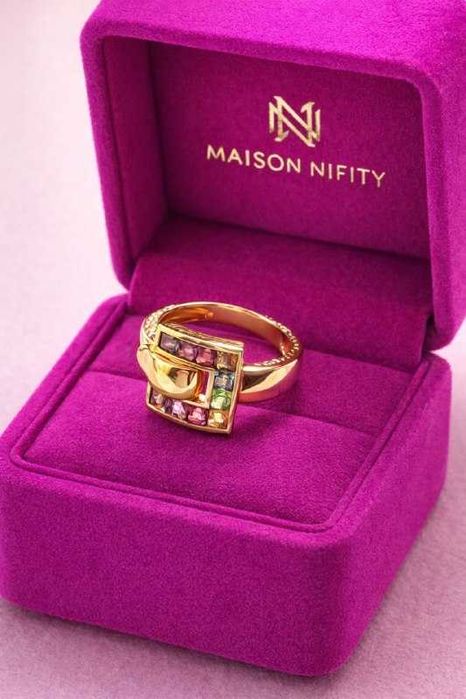 Кольцо золото желтое с камнями производство Франция