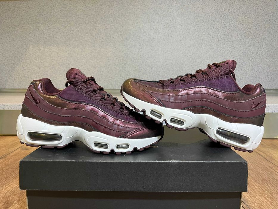 ОРИГИНАЛНИ *** Nike Air Max 95 SE "Burgundy Crush"