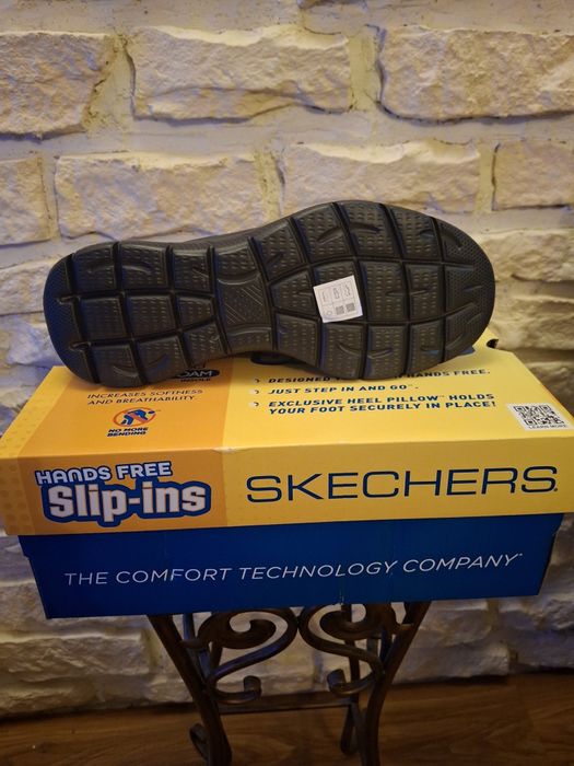 Adidași skechers mărimea 40