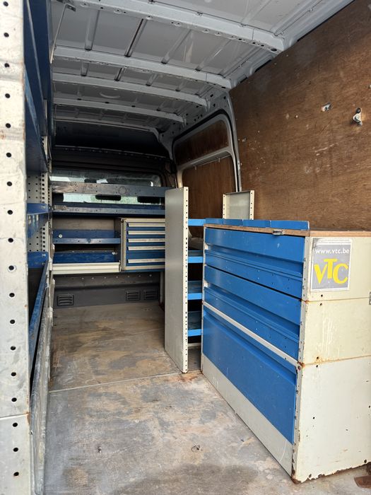 Vand rafturi metalice pentru dube / autorutilitare