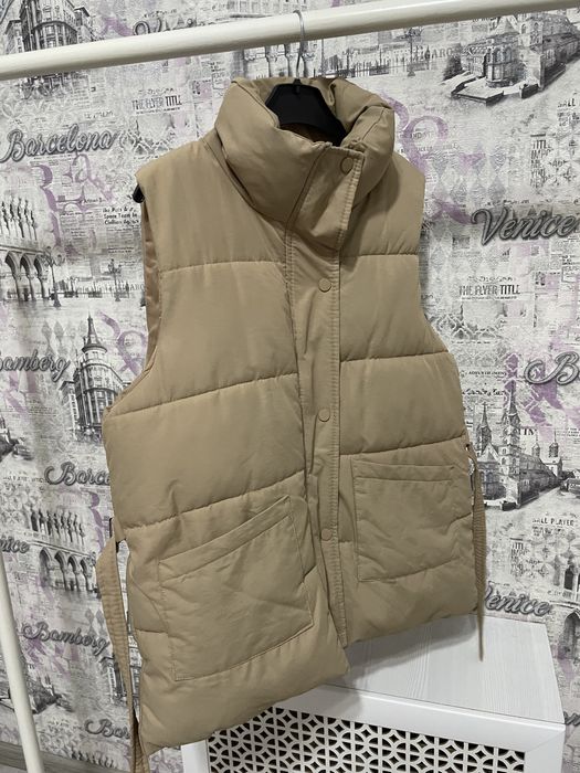 Безрукавка темно бежевый