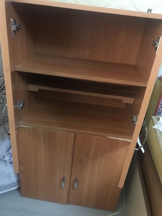 Продаю навесные 2 шкафчика