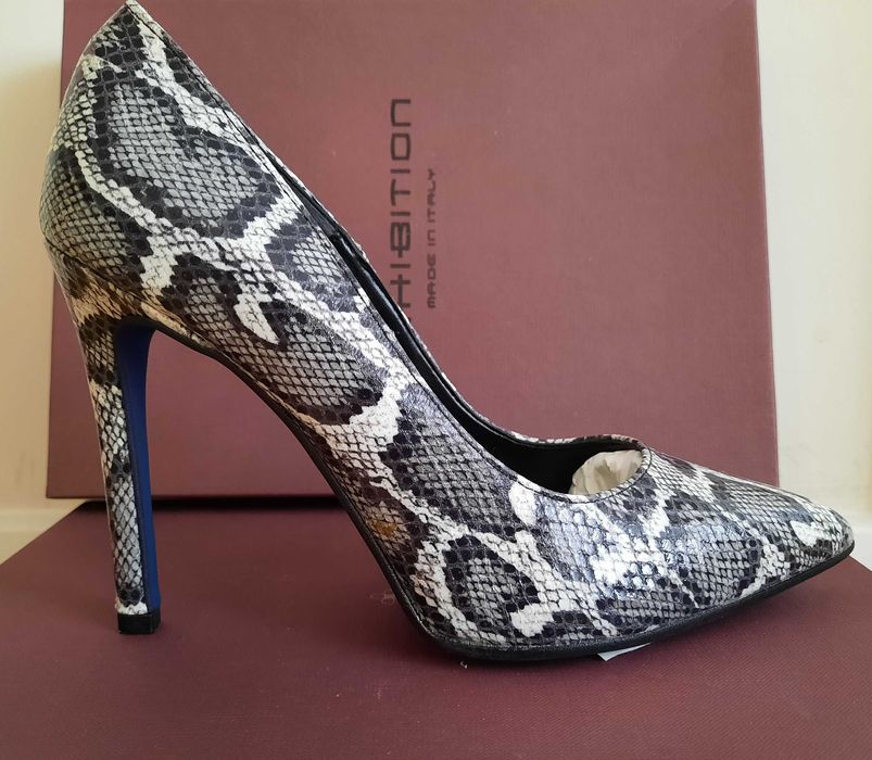 Стилни дамски обувки (чисто нови)