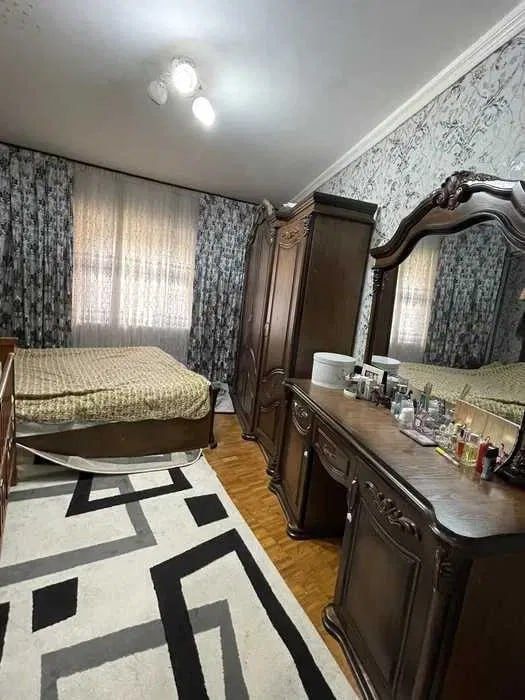 Продается 5 комнатная квартира на массив куйлюк 5 (RV)