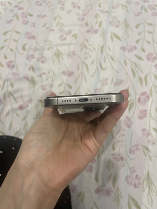 Iphone 16 pro max почти новый