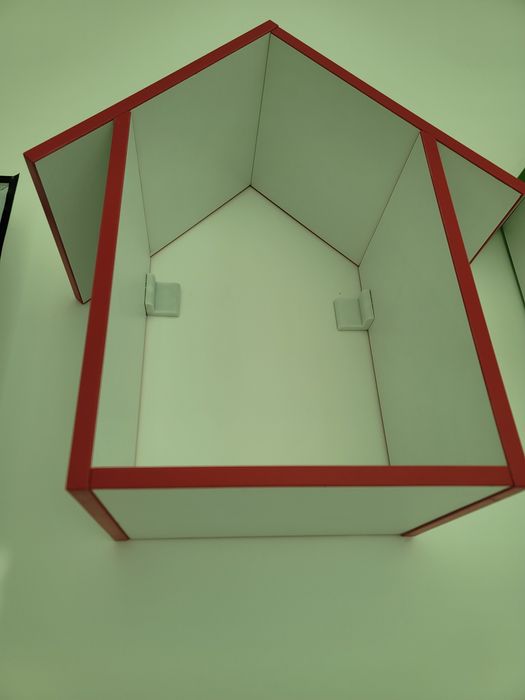 Bolalar xonasi uchun “Uycha” devor tokchalari