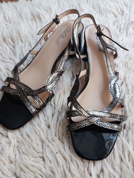 Дамски обувки и сандали номер  36 и37