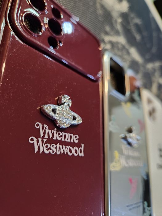 Чехлы на IPhone 12 Pro