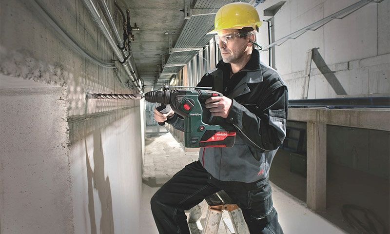 Perforatorda, almazniy bureniya xizmati